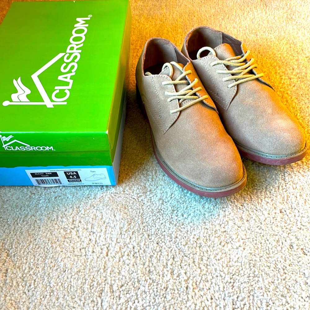 Classroom boys tan bucks size 4.5